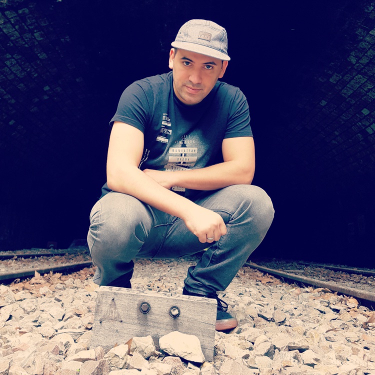 Premier album solo de Saknes prévu pour fin 2017
