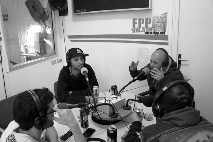 Emission 'Frontline' du 08 mai 2015, invités: Buitre Zamuro (La Etnnia) & Spia 104 Emission 'Frontline' du 08 mai 2015, invités: Buitre Zamuro (La Etnnia) & Spia 104